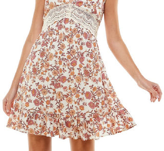 Vestido curto feminino Ultra Flirt com acabamento em renda e ajuste evasê, branco, tamanho extrapequeno