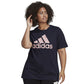 Camiseta feminina com estampa floral e logo da Adidas tamanho grande
