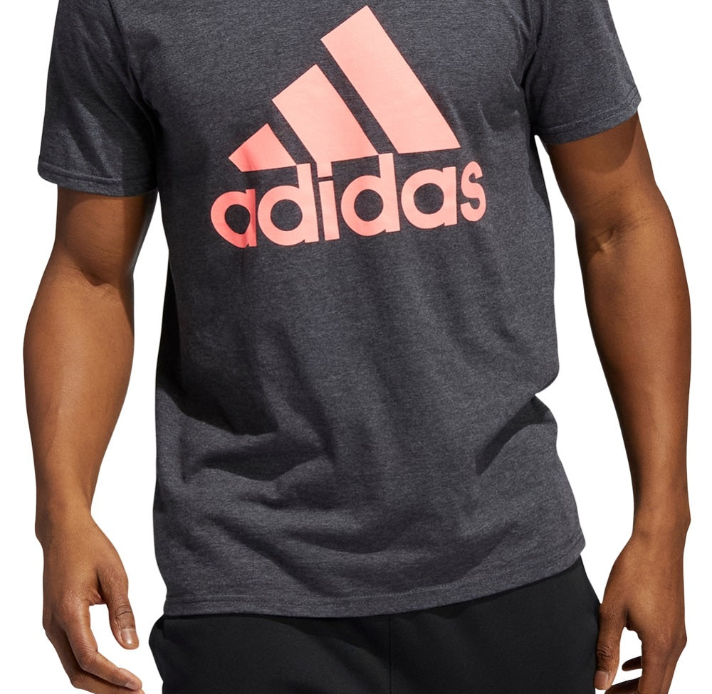 Camiseta Adidas Masculina Badge Of Sport Logo Cinza Tamanho P
