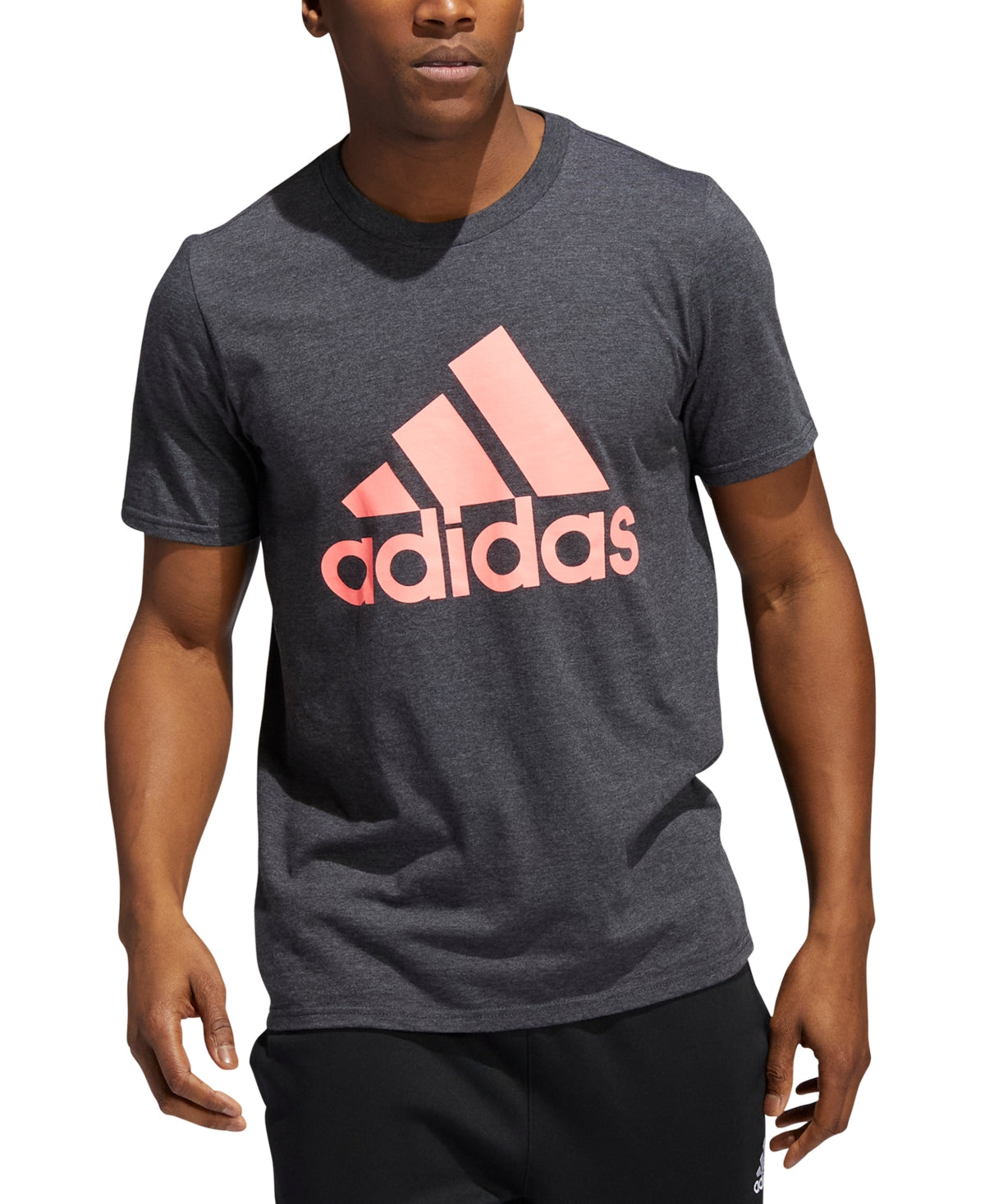 Camiseta Adidas Masculina Badge Of Sport Logo Cinza Tamanho P