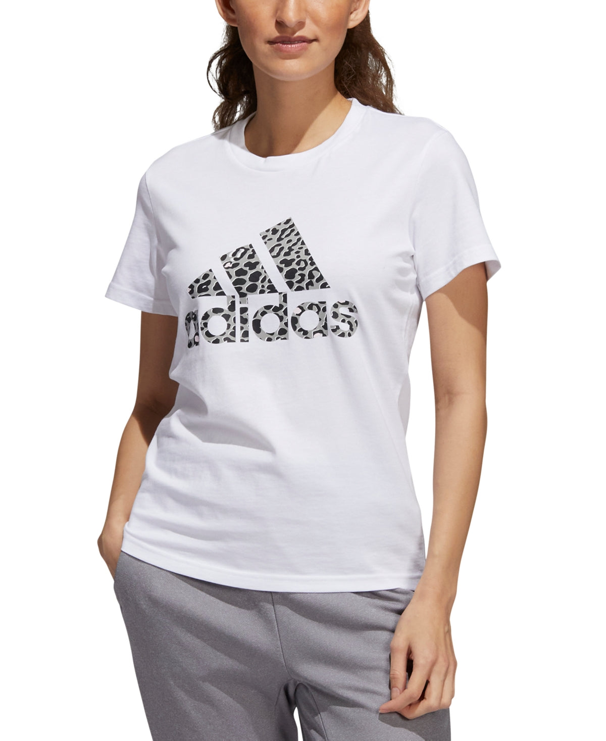 Camiseta feminina adidas de algodão com estampa animal e logotipo, branca, tamanho pequeno