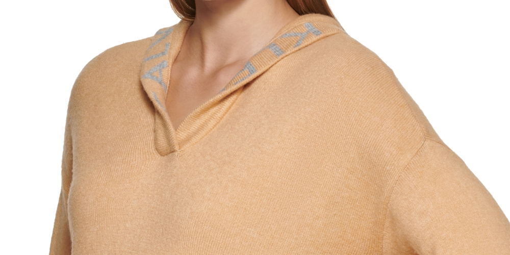 Calvin Klein Suéter Feminino de Malha com Bolsos, Estampa de Logotipo Elástico, Manga Longa, Gola V, Dourado, Tamanho X-G