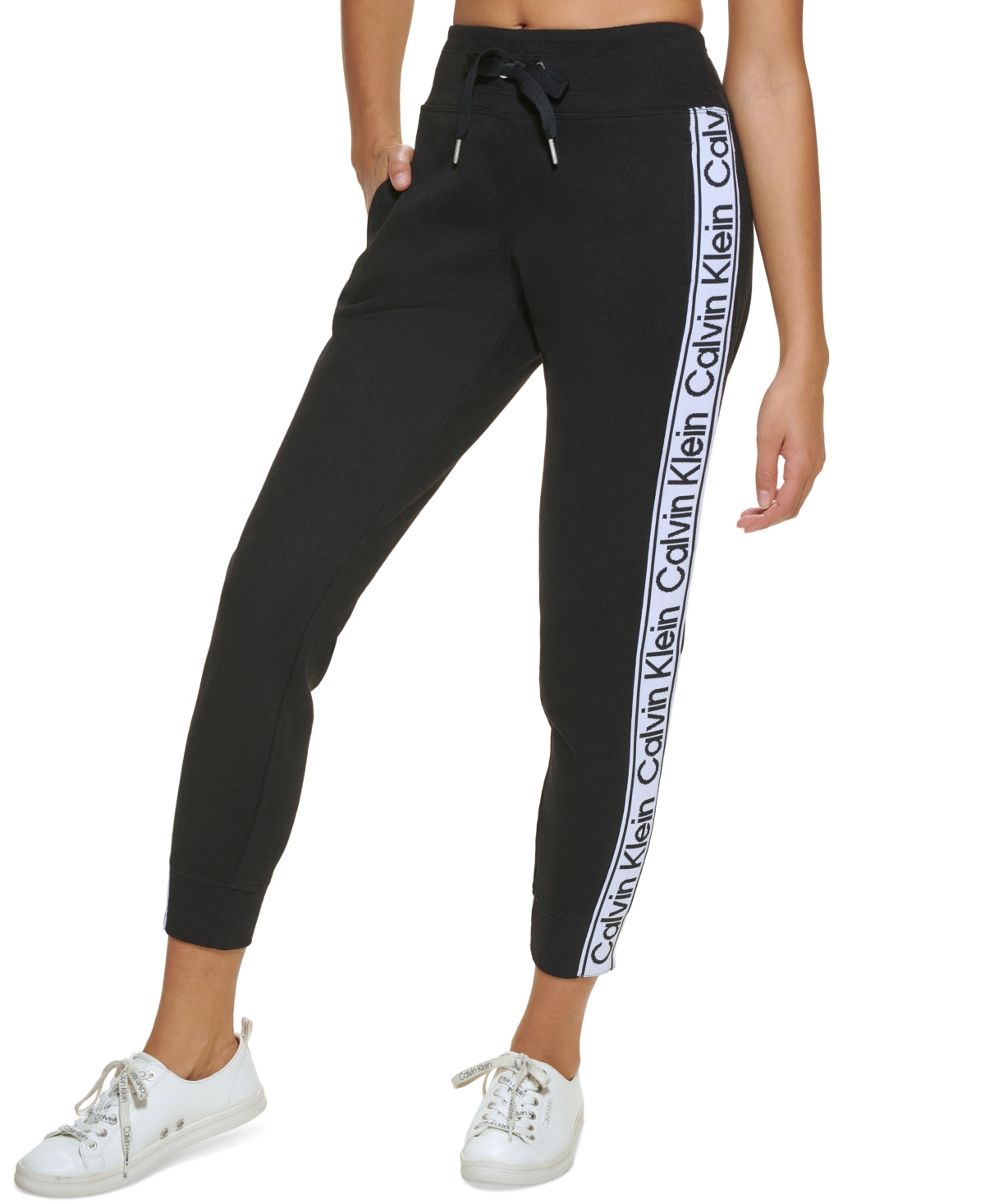 Calça jogger feminina Calvin Klein com logo e fita preta, tamanho extragrande