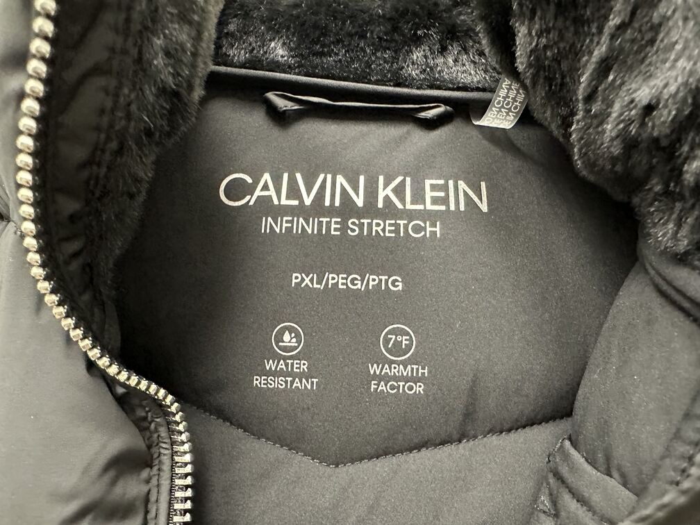 Calvin Klein Casaco Puffer Feminino Petite Cozy-Lined com Capuz Preto Tamanho Petite XL