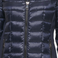 Casaco acolchoado com capuz Calvin Klein feminino, tamanho grande, azul