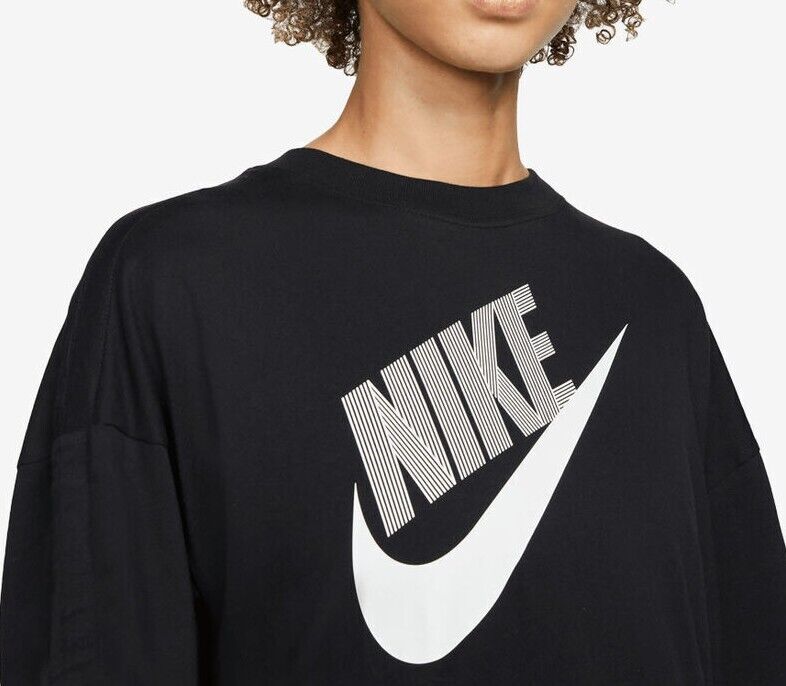 Camiseta Nike Sportswear Dance Feminina Preta Tamanho Médio