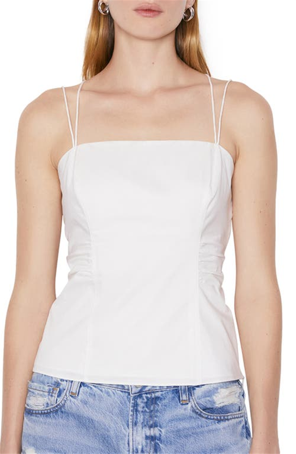 Regata com recorte e alças finas em branco tamanho médio