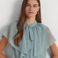 Blusa Ralph Lauren Feminina com Decote Amarrado e Georgette Amassado, Azul, Tamanho Médio