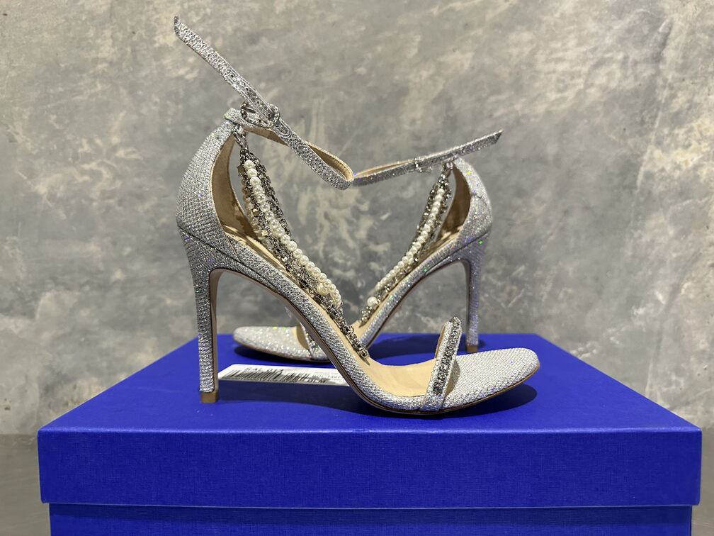 Sandálias de salto alto femininas Stuart Weitzman Nudist, cinza, tamanho 5,5 M