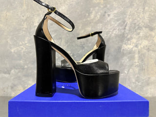 Sandálias plataforma de salto alto feminino Stuart Weitzman Skyhigh, pretas, tamanho 8 M