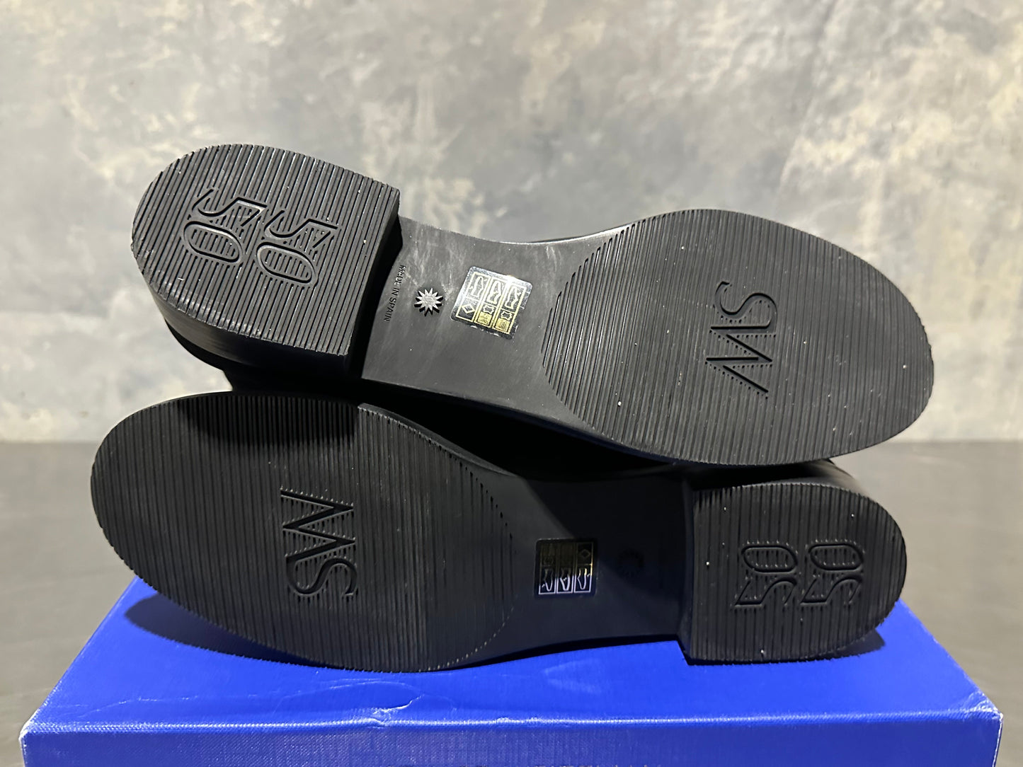 Botas de montaria femininas Stuart Weitzman, cano alto, com sola de lingueta, pretas, tamanho 9,5