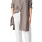 Camisa feminina Eileen Fisher com botões, gola clássica orgânica e fenda alta, tamanho pequeno, cinza