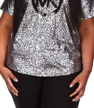 Camiseta feminina Michael Kors com estampa de logotipo metálico, cinza, tamanho 1X