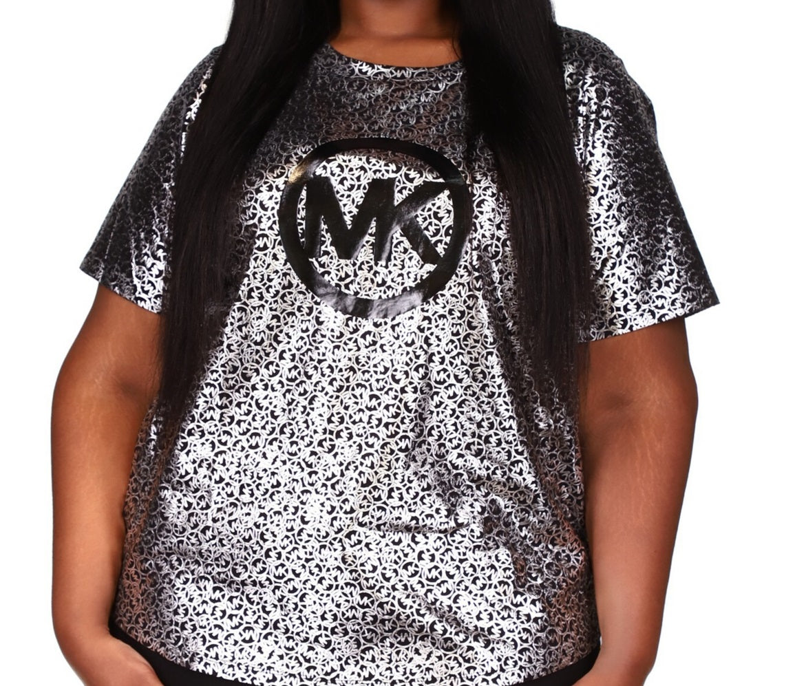 Camiseta feminina Michael Kors com estampa de logotipo metálico, cinza, tamanho 2X