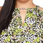 Blusa feminina Michael Kors com detalhe de corrente e ombro vazado, bainha com lenço, floral, manga curta, abertura para fechadura, verde, tamanho 2X