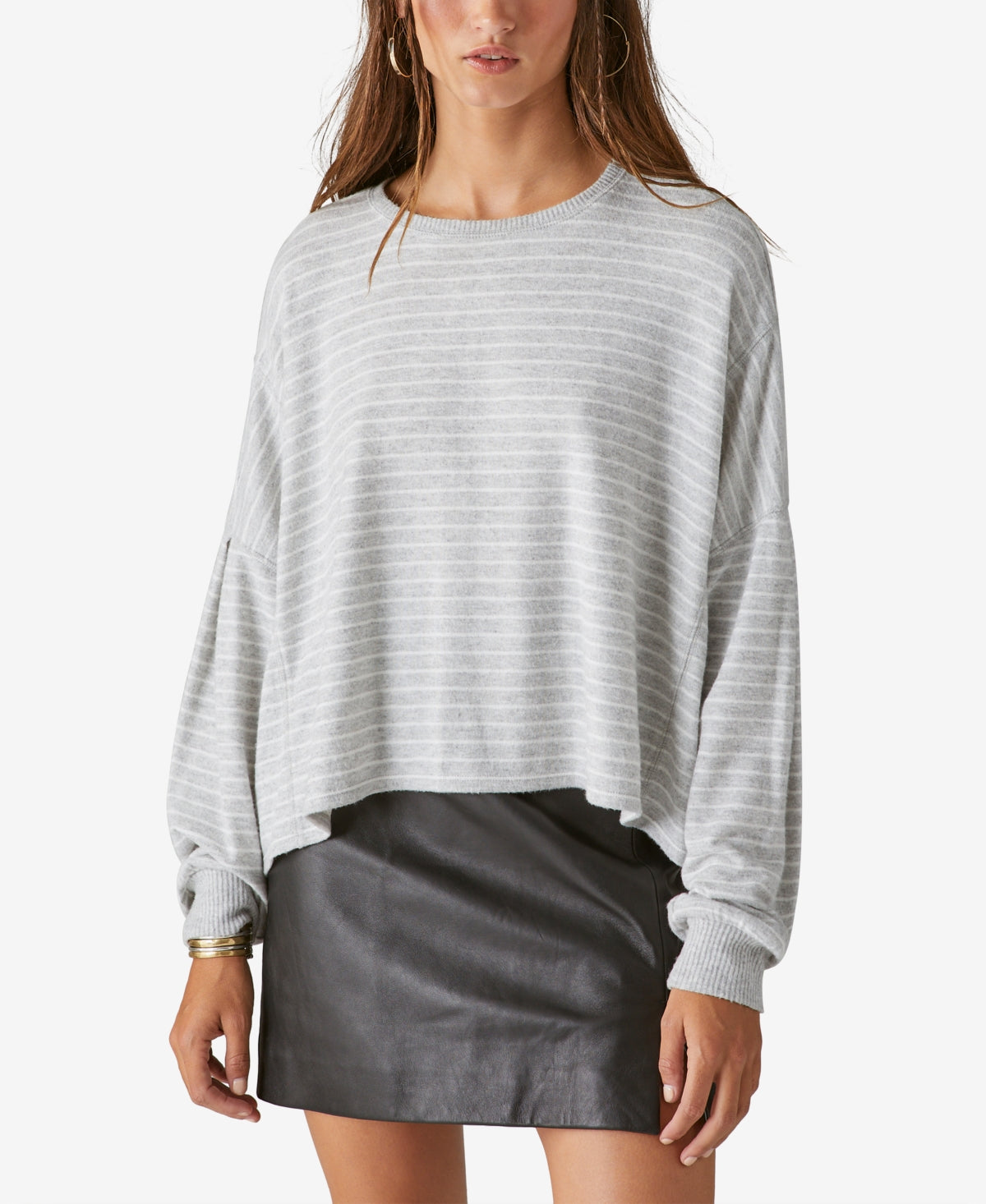 Suéter feminino listrado com listras Lucky Brand em jersey cinza tamanho grande