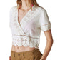 Blusa curta feminina de crochê com decote em V, branca, da Lucky Brand