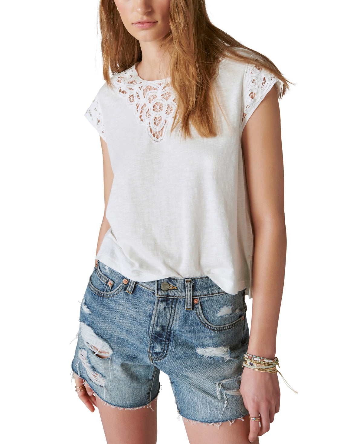 Camiseta feminina Lucky Brand com detalhe de renda e manga dolman, branca, tamanho grande