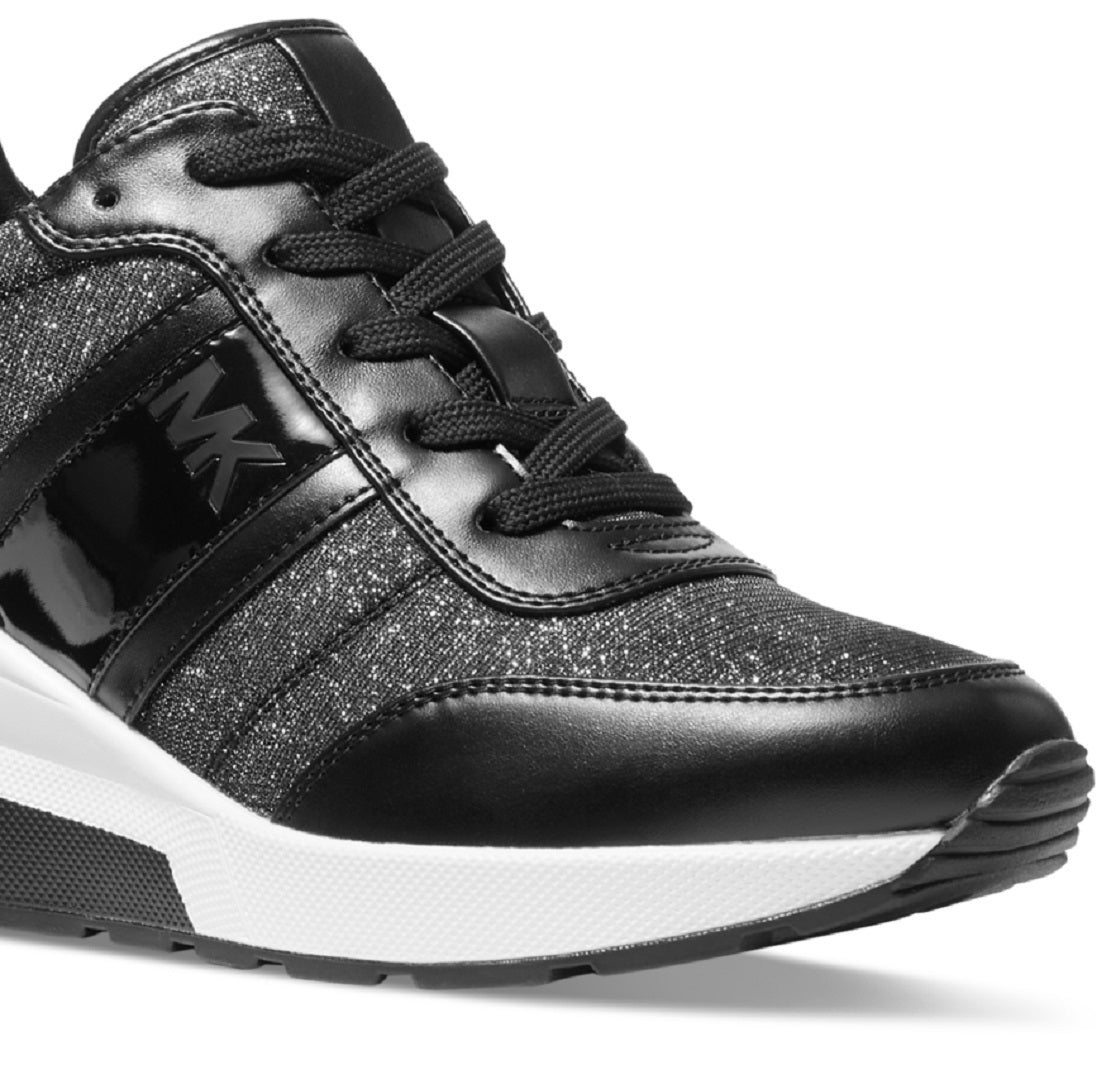 Tênis feminino Michael Kors Mabel Trainer com cadarço, preto, tamanho 7M