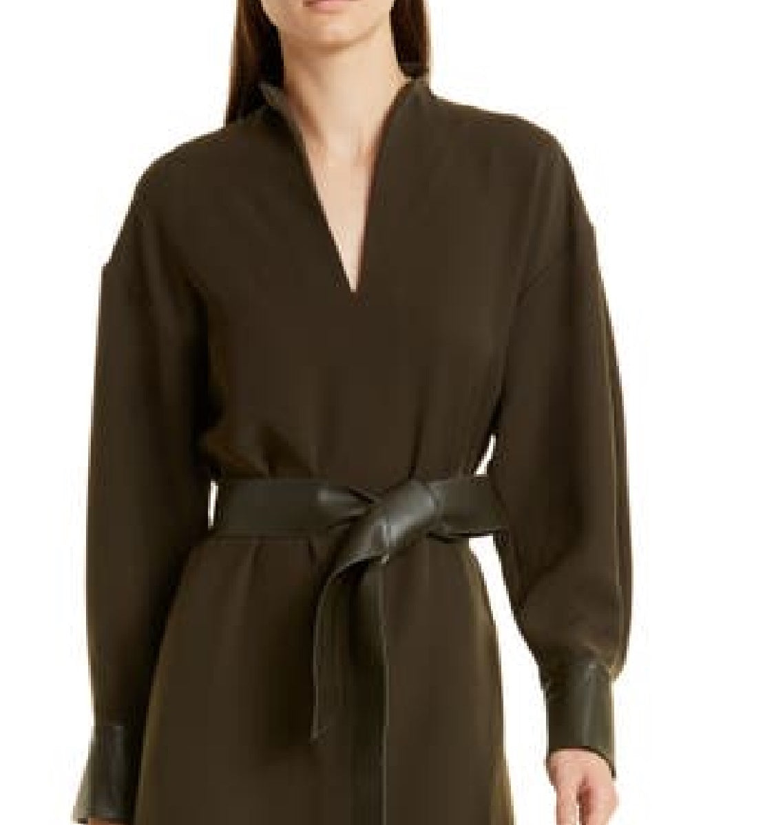 Vestido feminino Vince Camuto com decote aberto, preto, tamanho grande