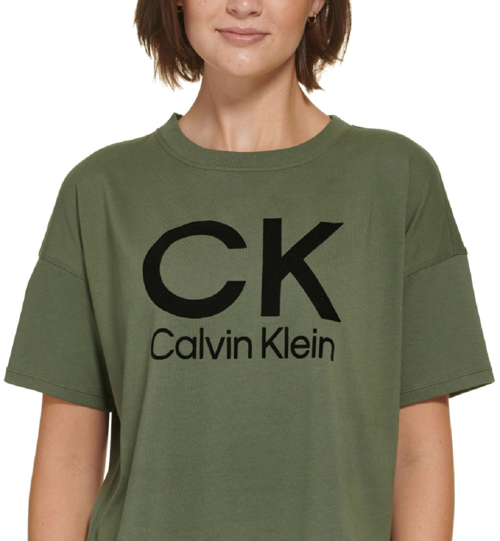 Camiseta Calvin Klein Feminina de Algodão com Estampa de Logotipo Flocado e Manga Curta Verde Tamanho Grande