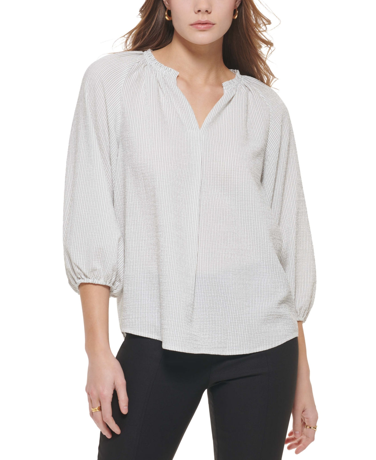 Blusa feminina Calvin Klein listrada com decote aberto, branca, tamanho grande