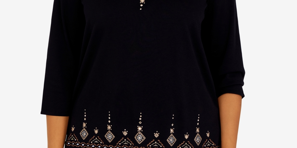 Blusa feminina Alfred Dunner com apliques florais e jugo, preta, tamanho pequeno médio