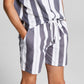 | E agora este short masculino listrado com cordão e ajuste relaxado, cinza, tamanho M