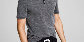 E agora esta malha macia masculina Henley cinza tamanho pequeno