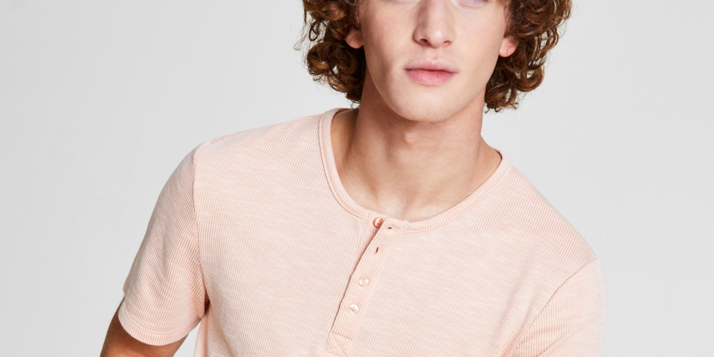 E agora esta malha macia masculina Henley rosa tamanho grande