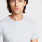 E agora esta camiseta masculina texturizada tingida espacialmente cinza tamanho XX-G
