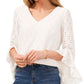 Vince Camuto Blusa feminina com ilhós e manga sino, branca, tamanho médio