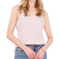 Blusa feminina Vince Camuto com estampa animal e decote em V, bege, tamanho grande