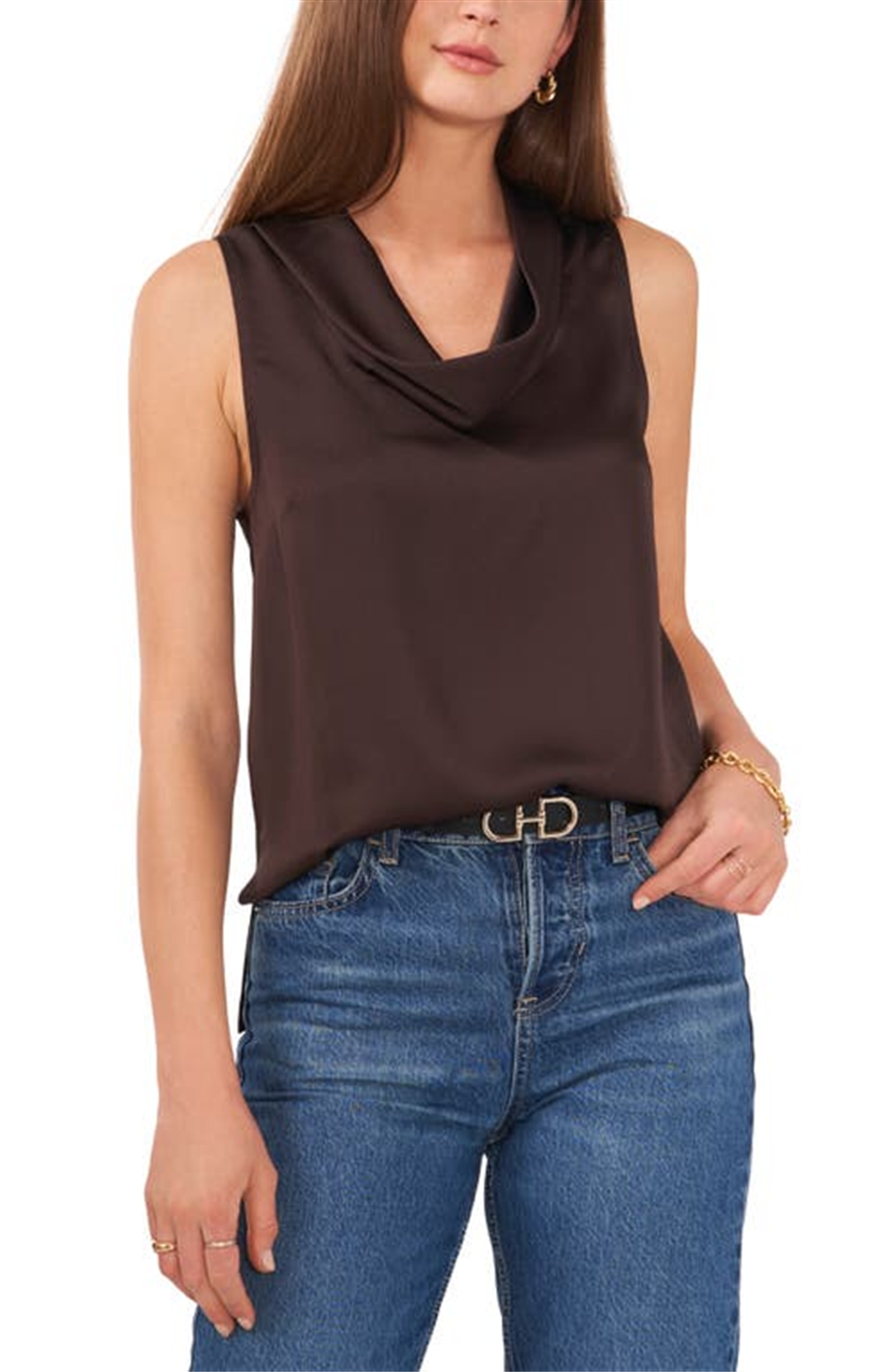 Blusa Vince Camuto de cetim martelado, sem mangas, gola alta, em French Roast, tamanho grande, Nordstrom