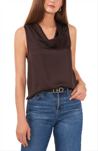 Blusa Vince Camuto de cetim martelado, sem mangas, gola alta, em French Roast, tamanho grande, Nordstrom
