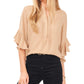 Blusa feminina Vince Camuto com mangas franzidas e decote dividido, marrom, tamanho médio