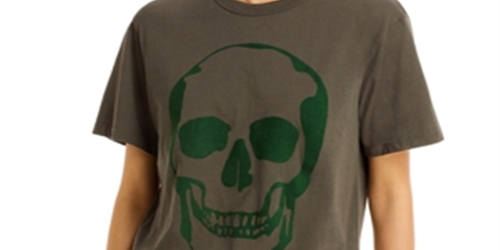 Camiseta feminina Chaser com estampa de caveira cinza, tamanho médio