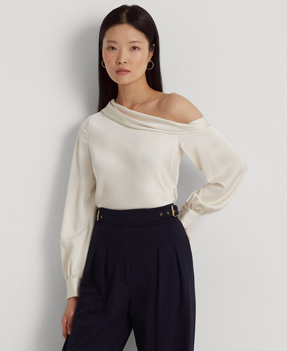 Blusa Ralph Lauren Feminina Cetim Um Ombro Branca Tamanho Grande