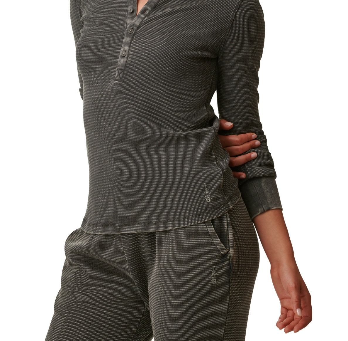 Blusa Henley de malha waffle com botões frontais quentes Bass Outdoor para mulheres, verde