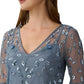 Adrianna Papell Blusa feminina com decote em V e manga flare, azul, tamanho 10