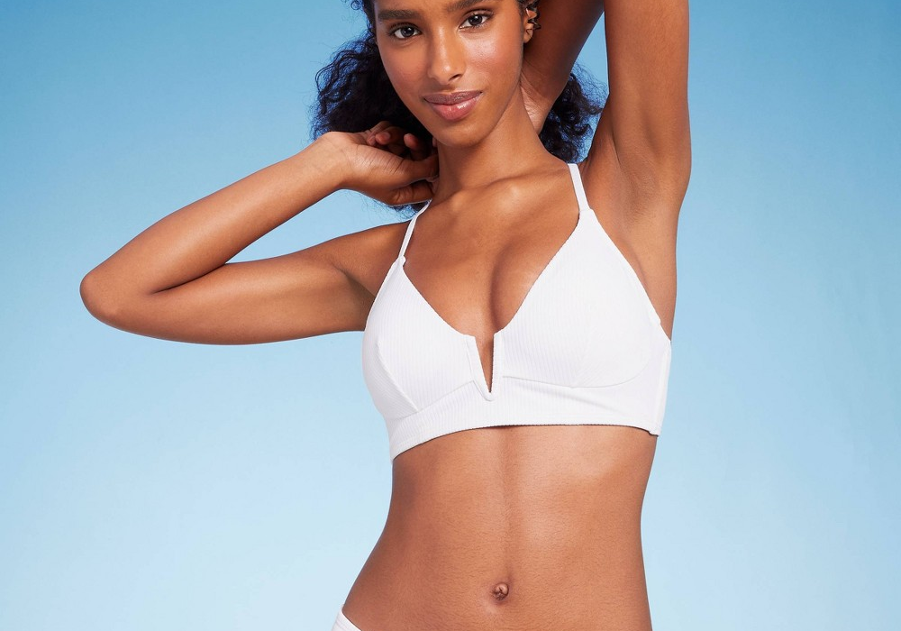 Top de biquíni feminino canelado com decote em V e aro em V Shade &amp; Shore, branco 34D