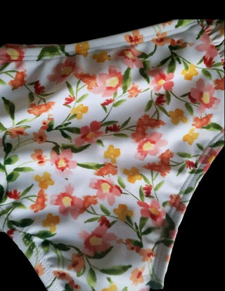 Calcinha de biquíni hipster com franzido lateral feminino Shade &amp; Shore, estampa floral multicolorida, tamanho GG