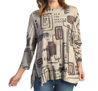 Jess & Jane - Women's Maze Diagonal Side Slit Top