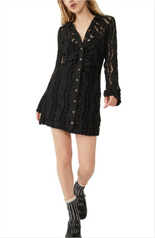 Vestido curto de renda com manga comprida Shayla da Free People para mulheres, preto, tamanho médio