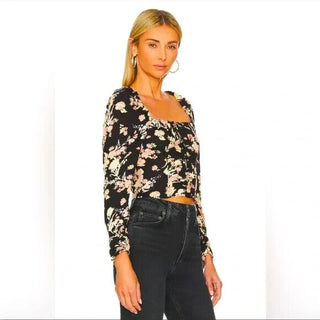 Blusa feminina com estampa Hilary e decote vazado, preta, tamanho médio, da Free People