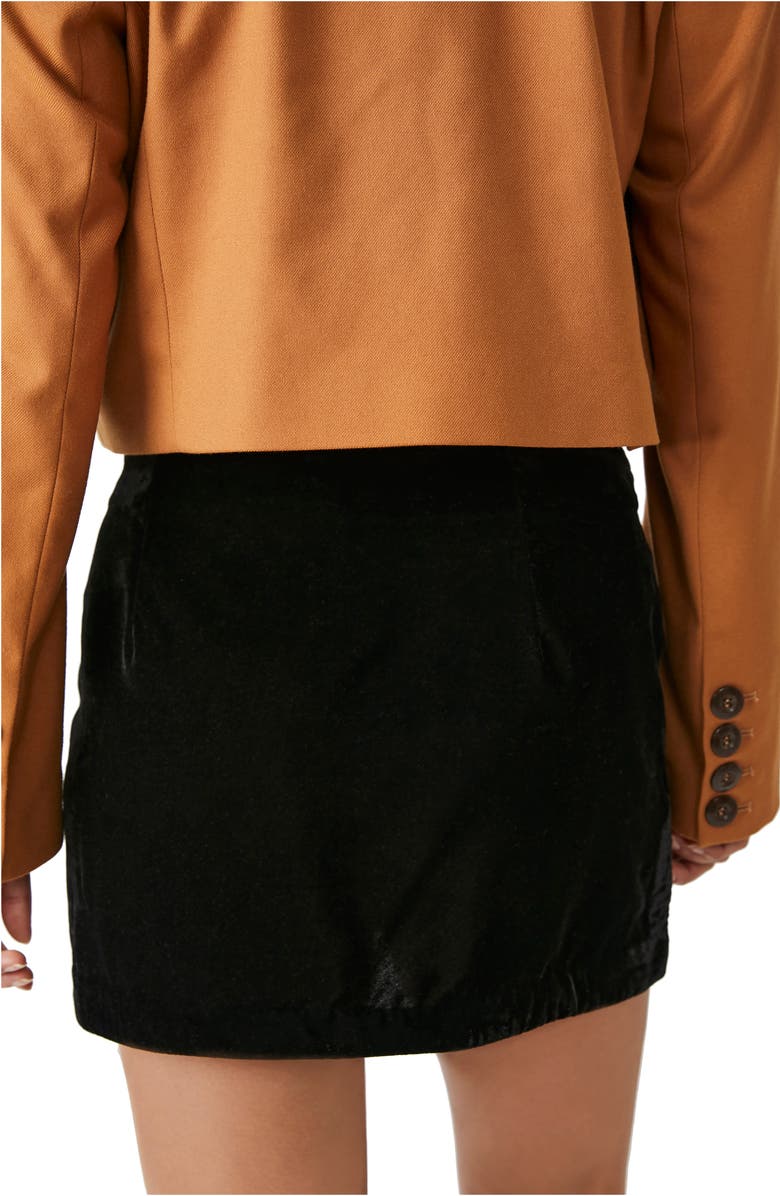Minissaia de veludo Annalise com abertura lateral, preta, tamanho 0, para mulheres, da Free People