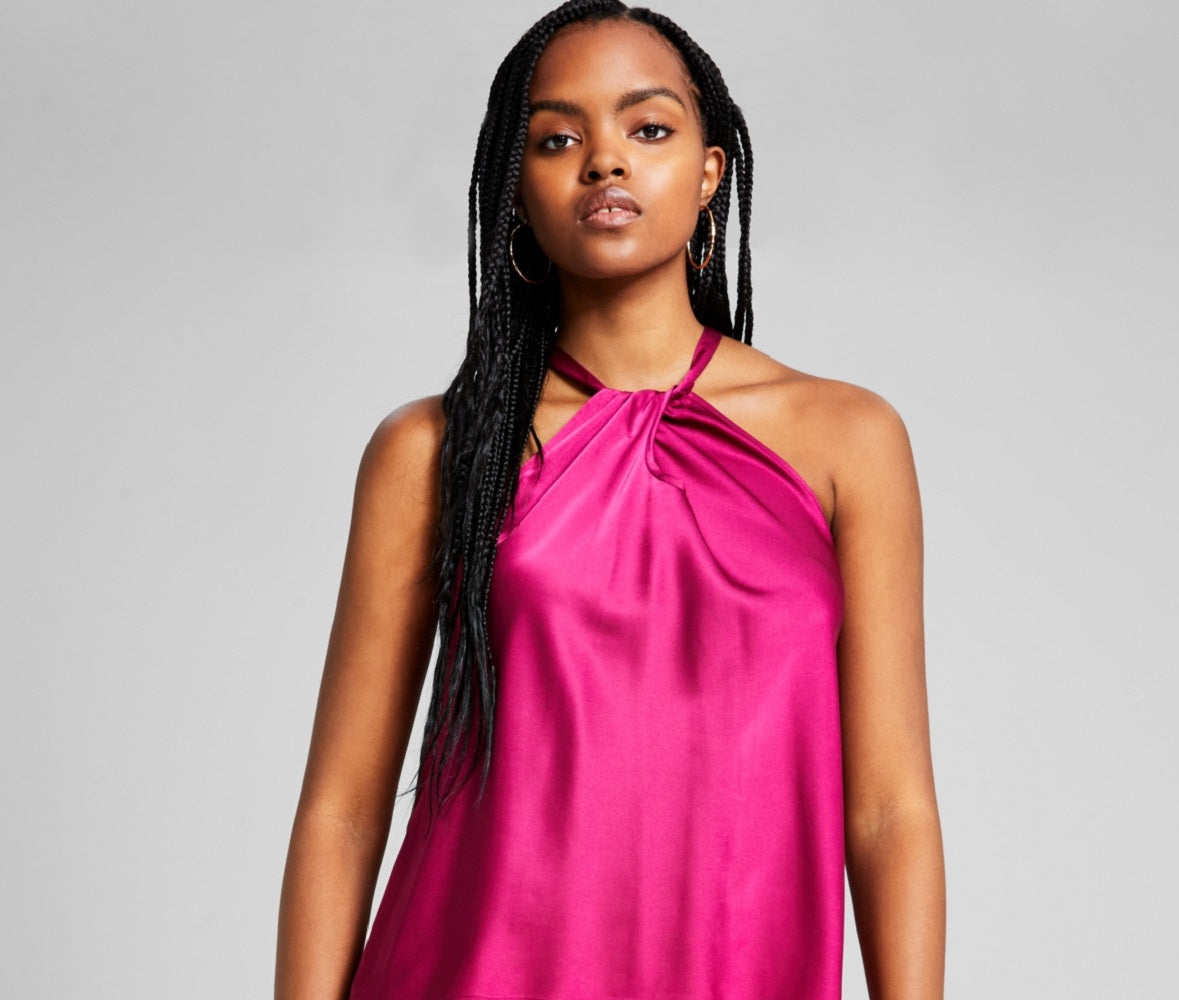 E agora esta regata feminina com decote halter e frente torcida, rosa, tamanho médio