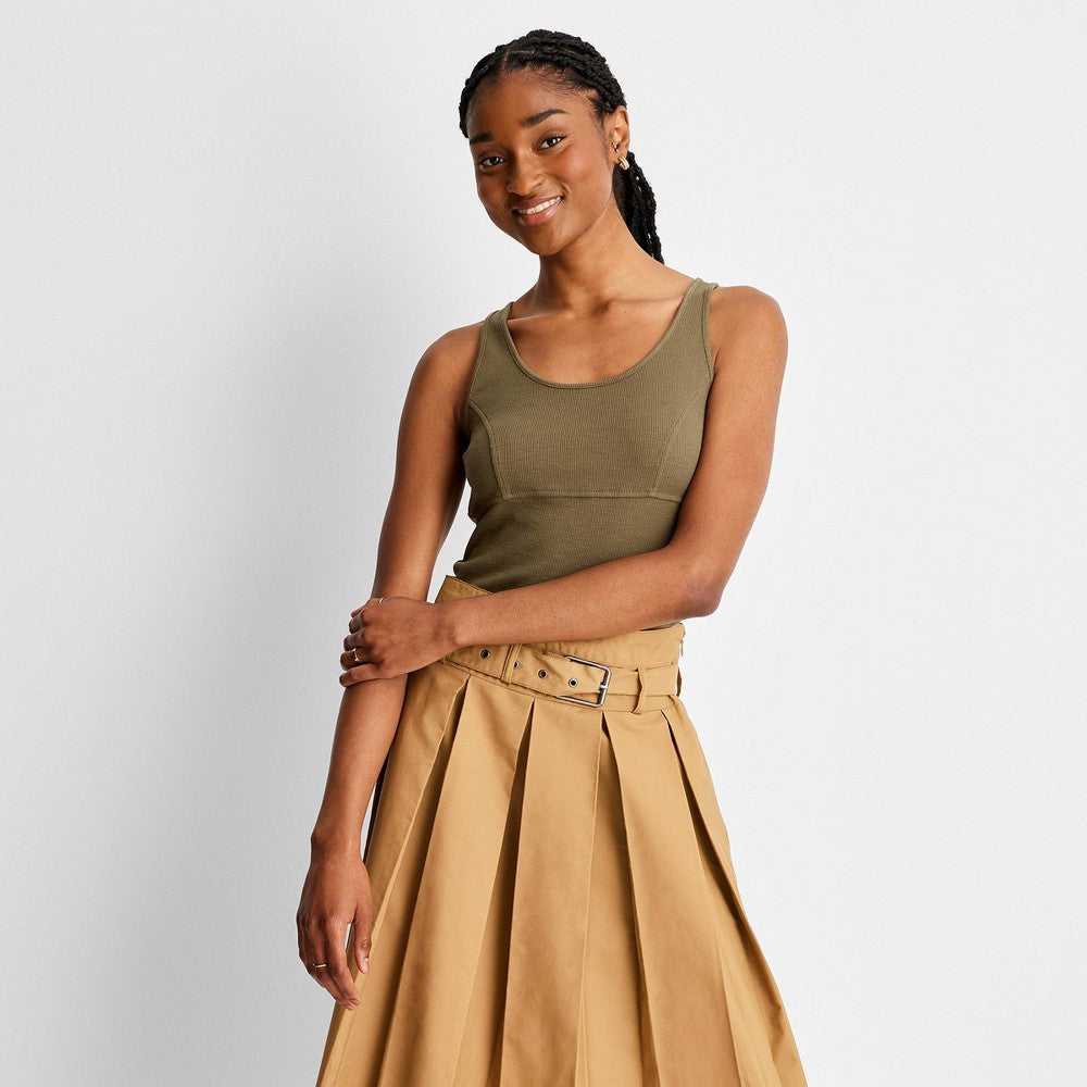 Regata feminina Future Collective Rib-Knit - Verde-oliva escuro, tamanho M, por Reese Blutstein