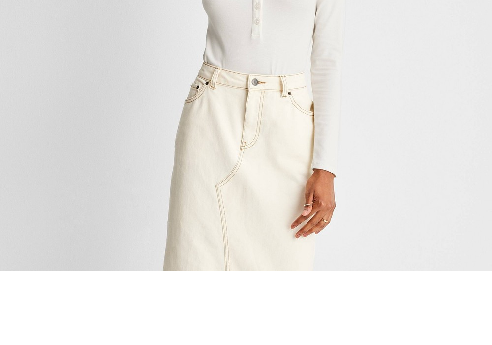 Body Henley Feminino Future Collective - Off-White, Manga Longa, Tamanho G com Reese Blutstein