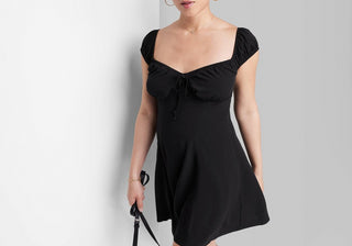 Vestido skatista preto Wild Fable feminino, manga curta e ajuste flare, tamanho mini médio